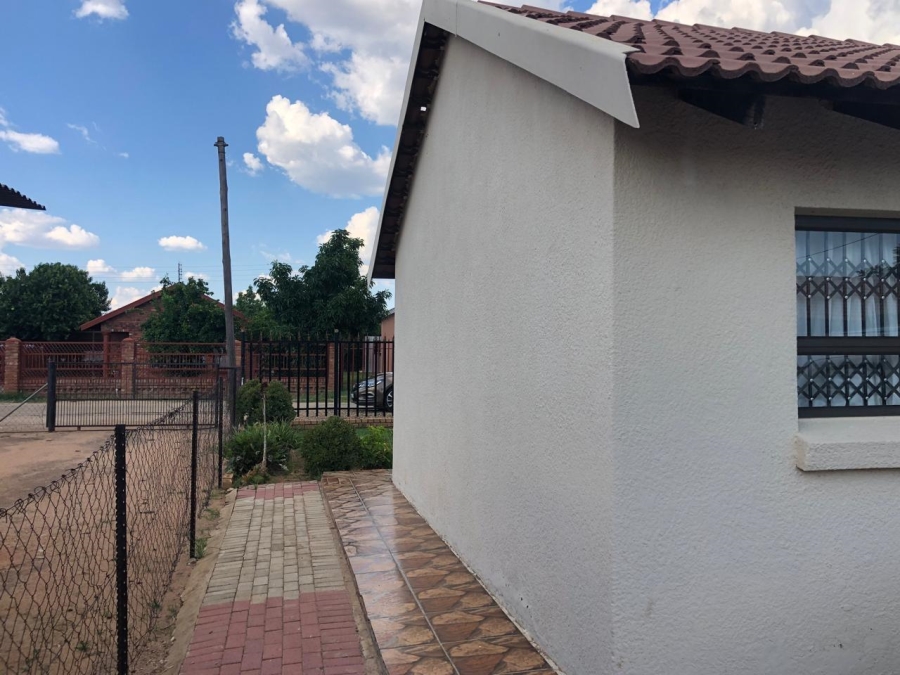 3 Bedroom Property for Sale in Mmabatho North West